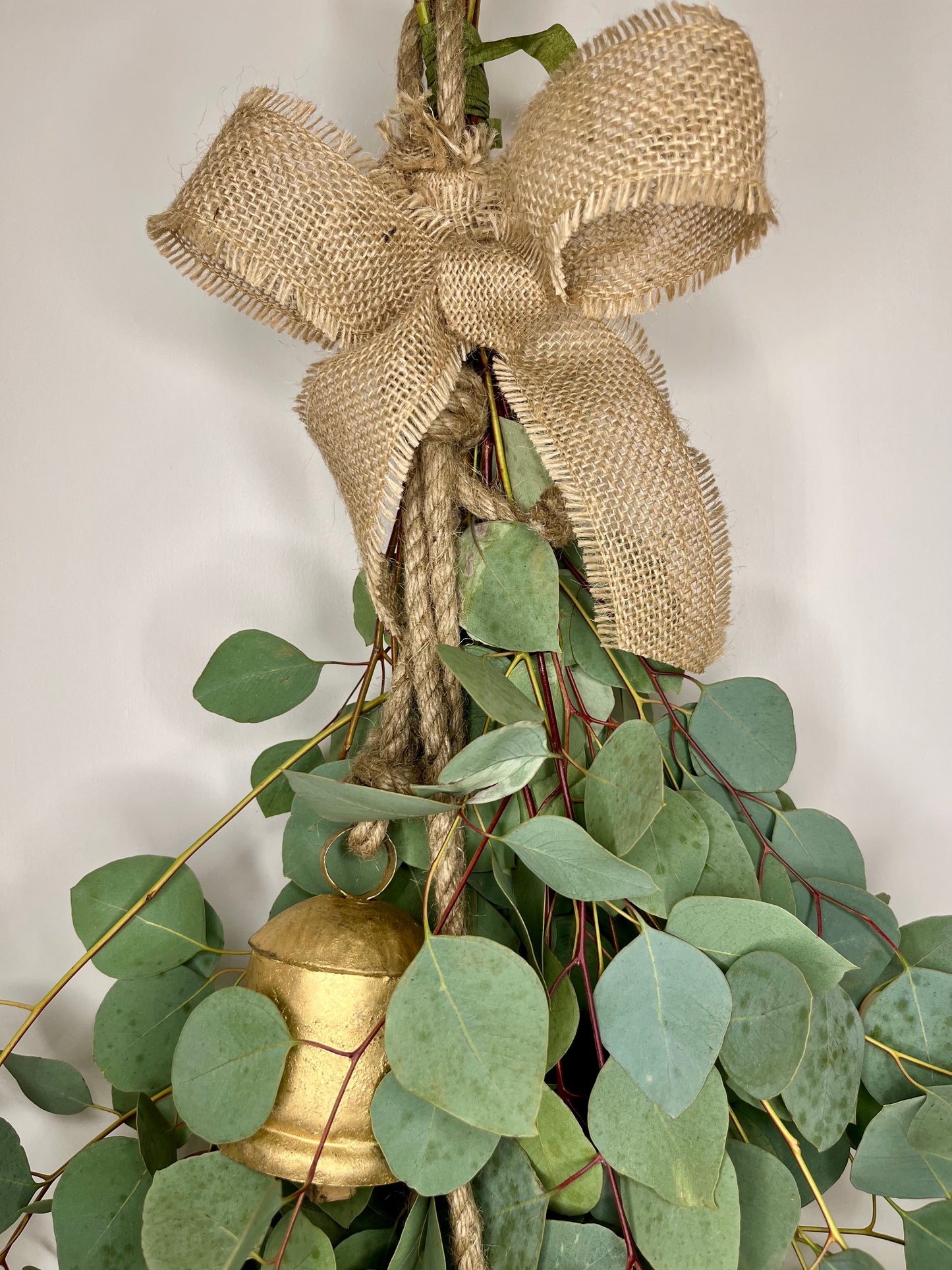 Ramo decorativo para puerta de Navidad campanas