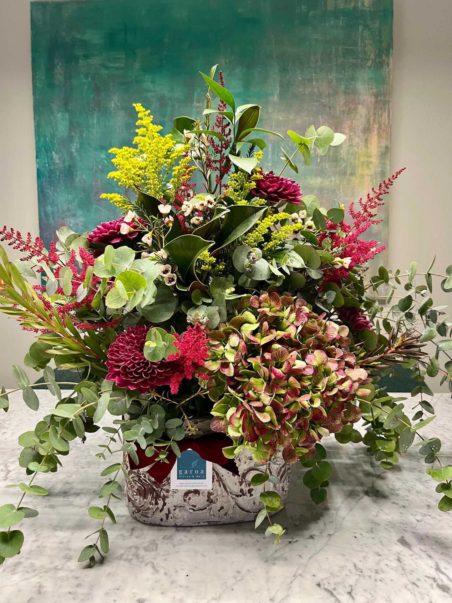 Arreglo Floral en Base de Piedra