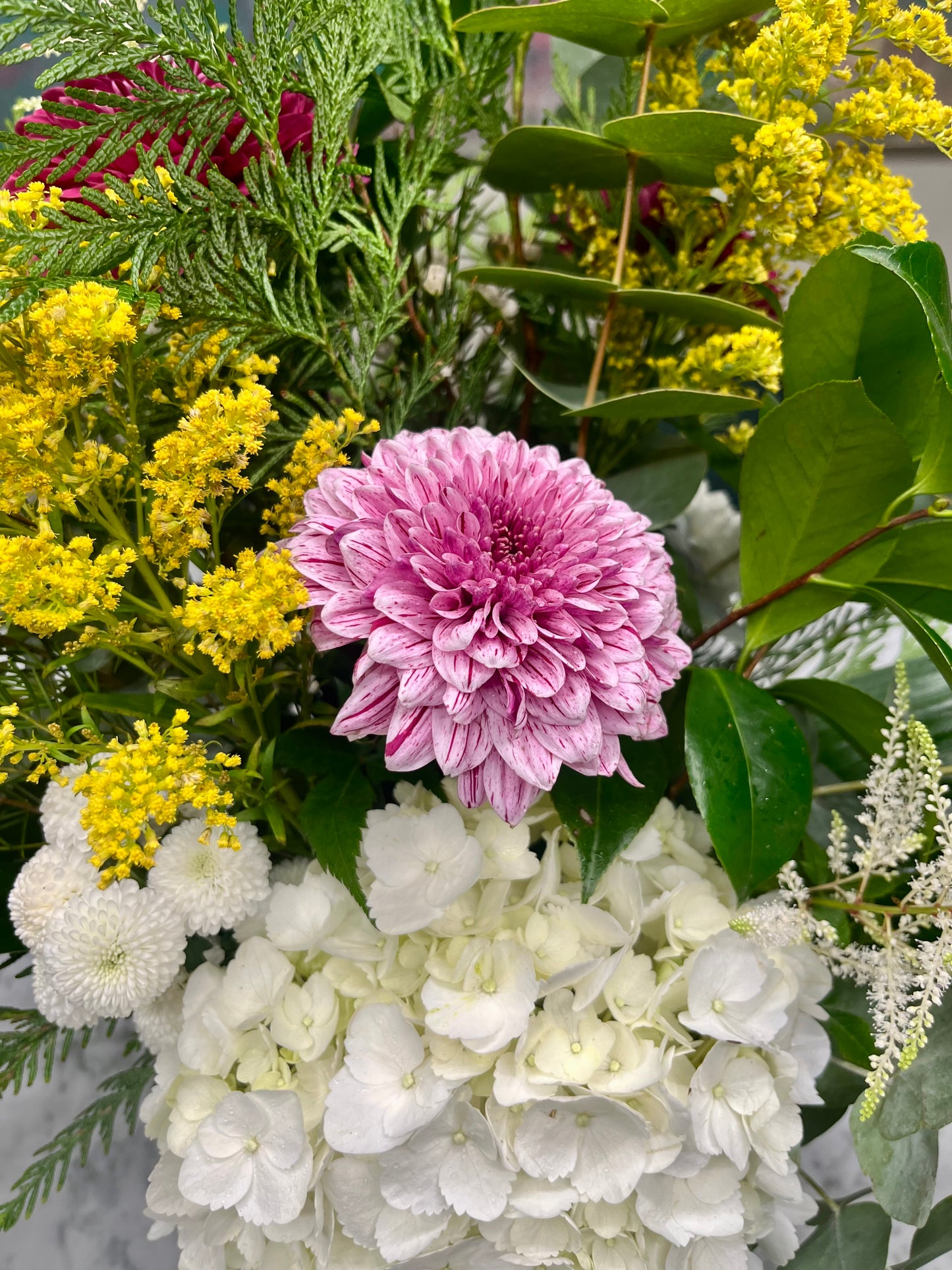 Arreglo Floral en Base de Cristal o en Versión Ramo