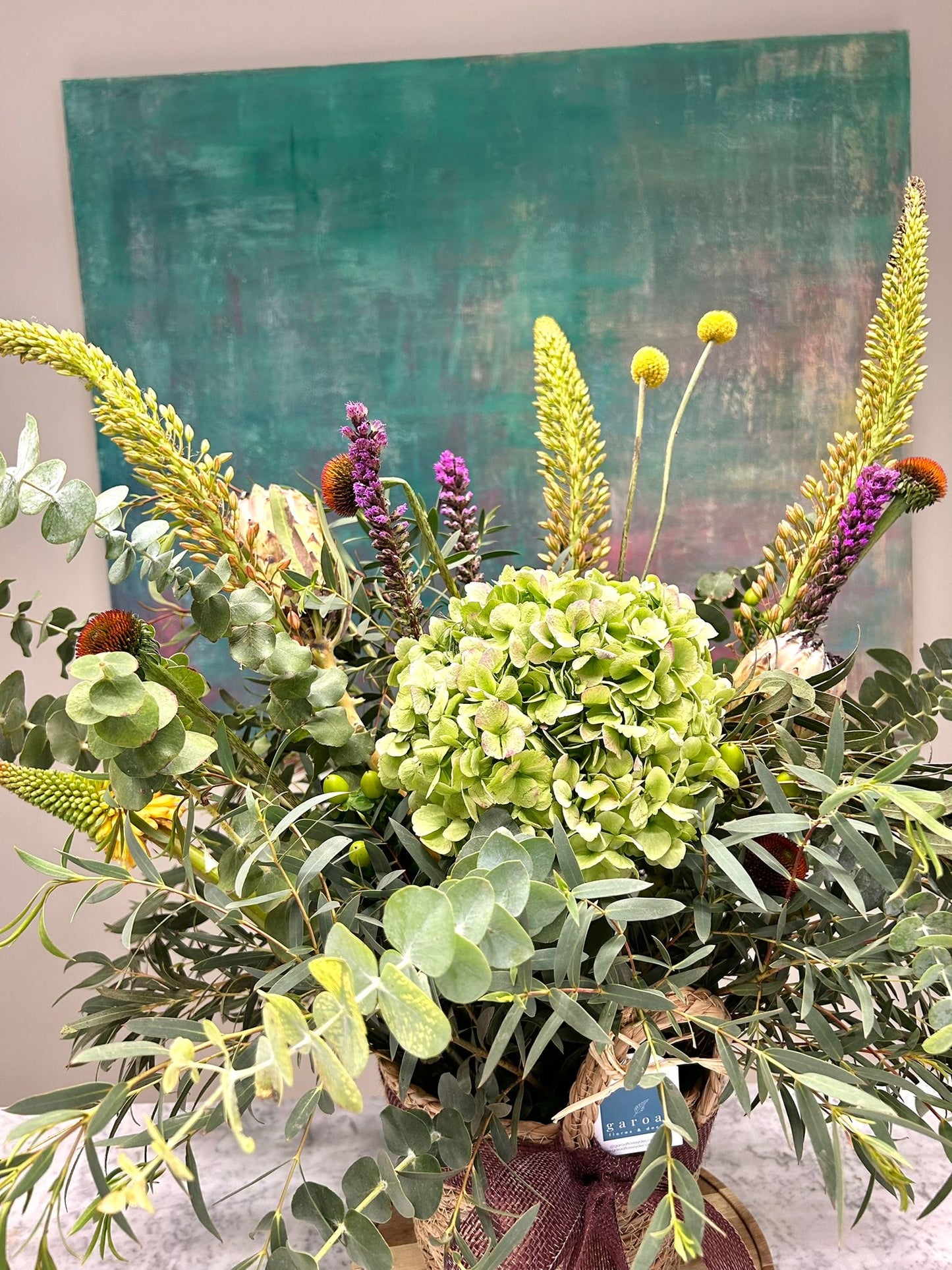 Arreglo floral con Hortensia y Amaranthus