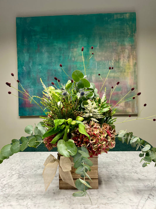 Centro floral en caja de madera personalizable