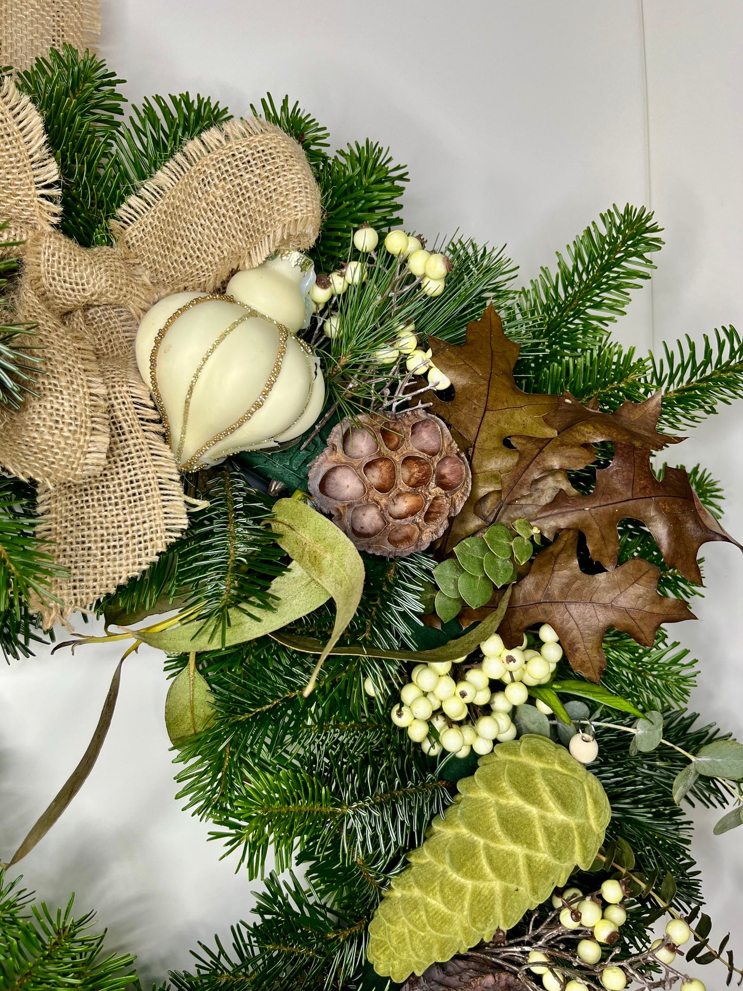 Corona de Navidad en Tonos Marrón y Verde