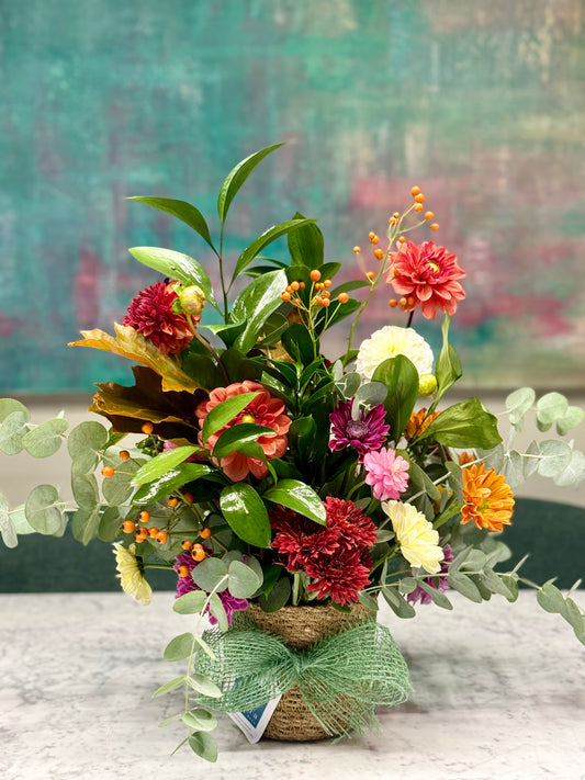 Arreglo Floral Multicolor en Cesta