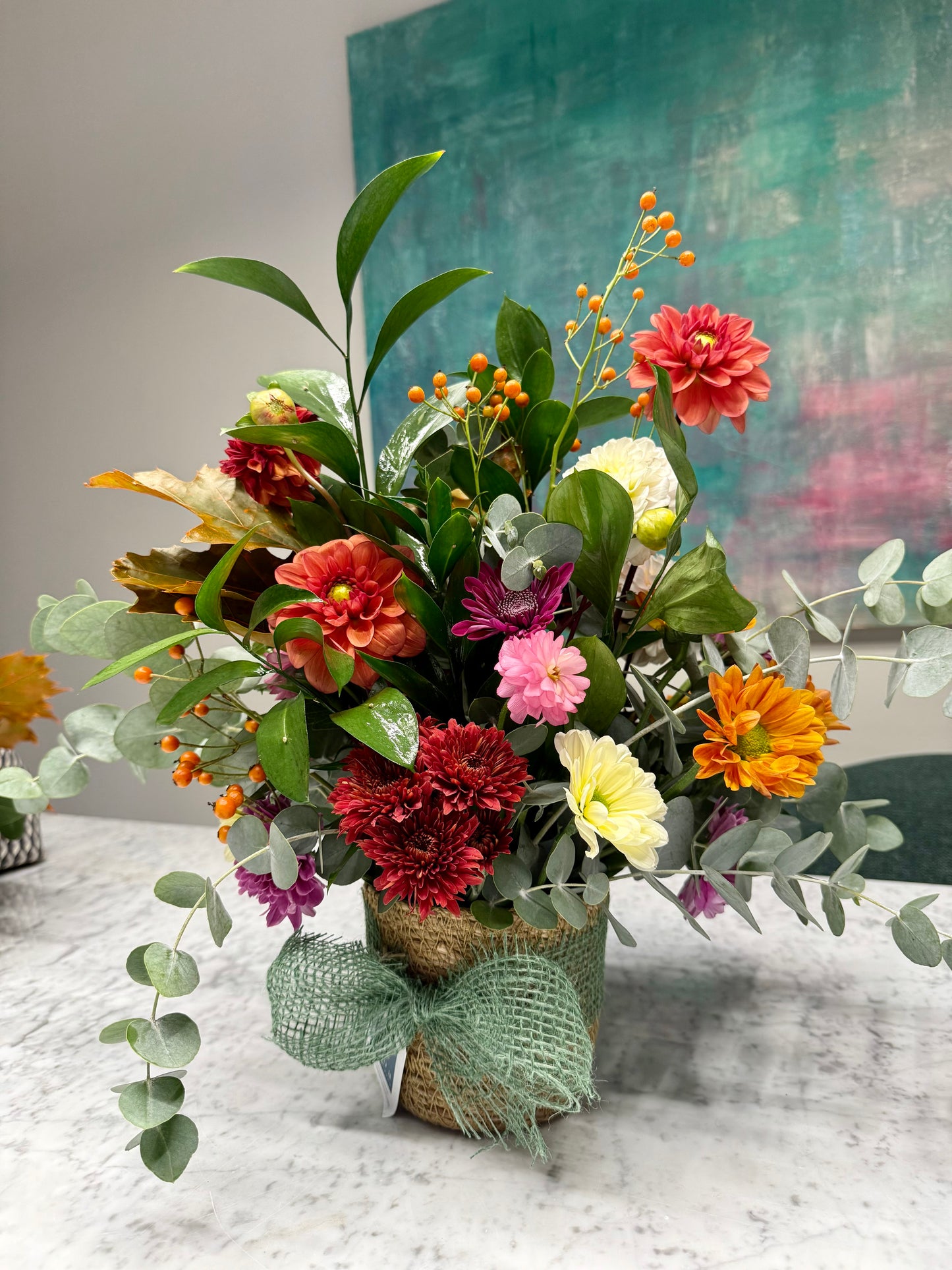 Arreglo Floral Multicolor en Cesta
