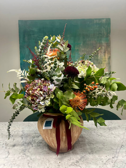 Arreglo Floral estilo Garoa en tonos Burdeos