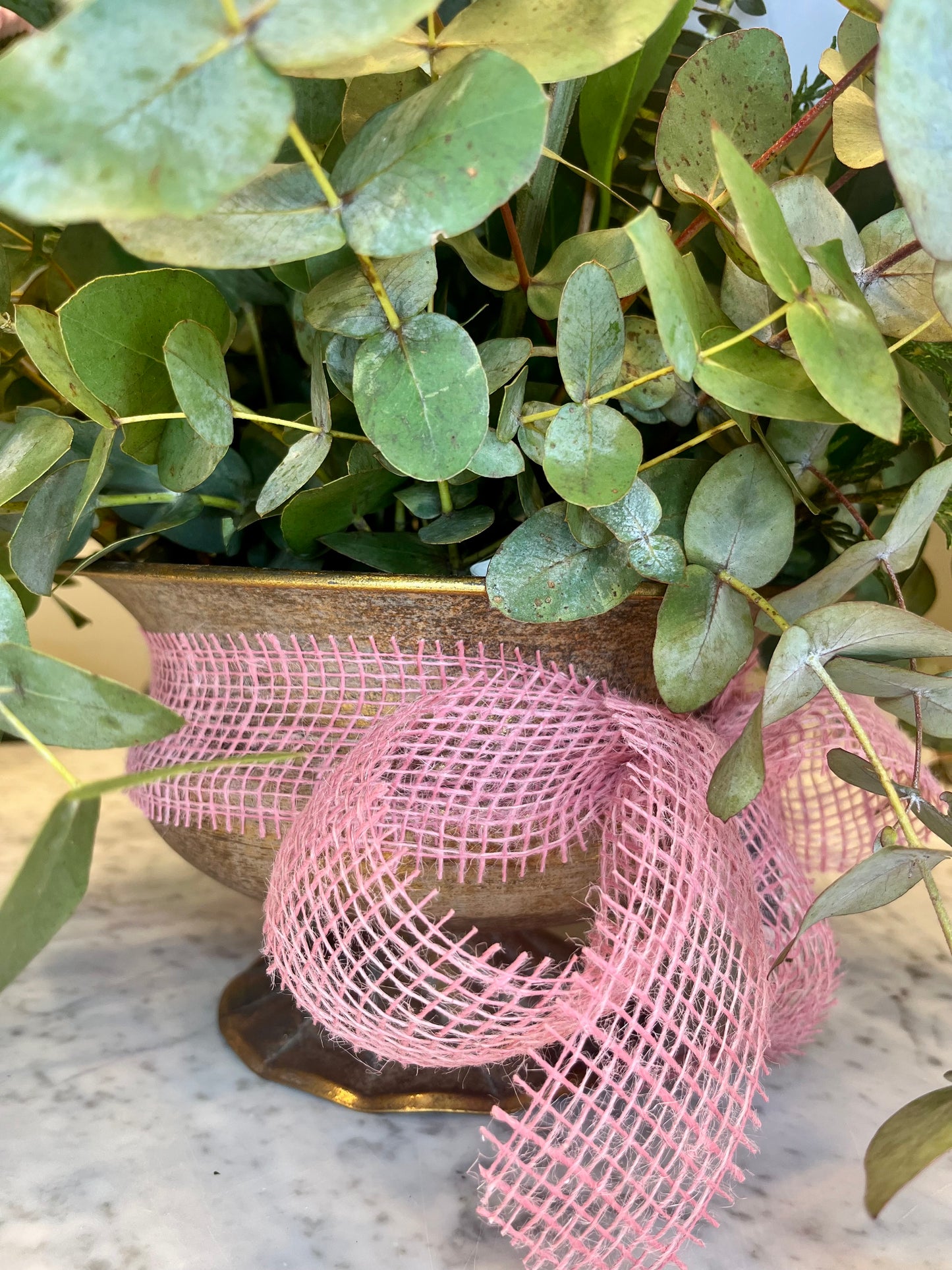 Centro Natural de Eucalipto y Crisantemos rosas