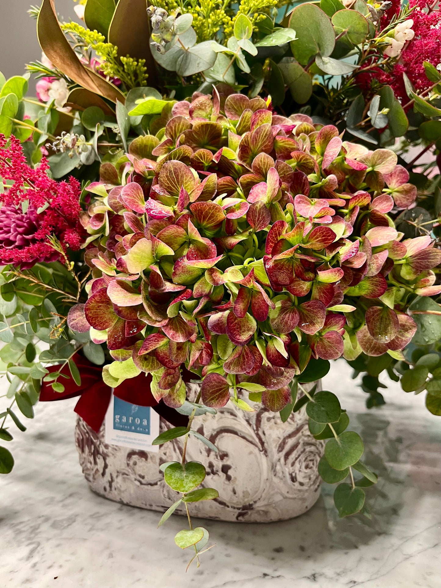 Arreglo Floral en Base de Piedra