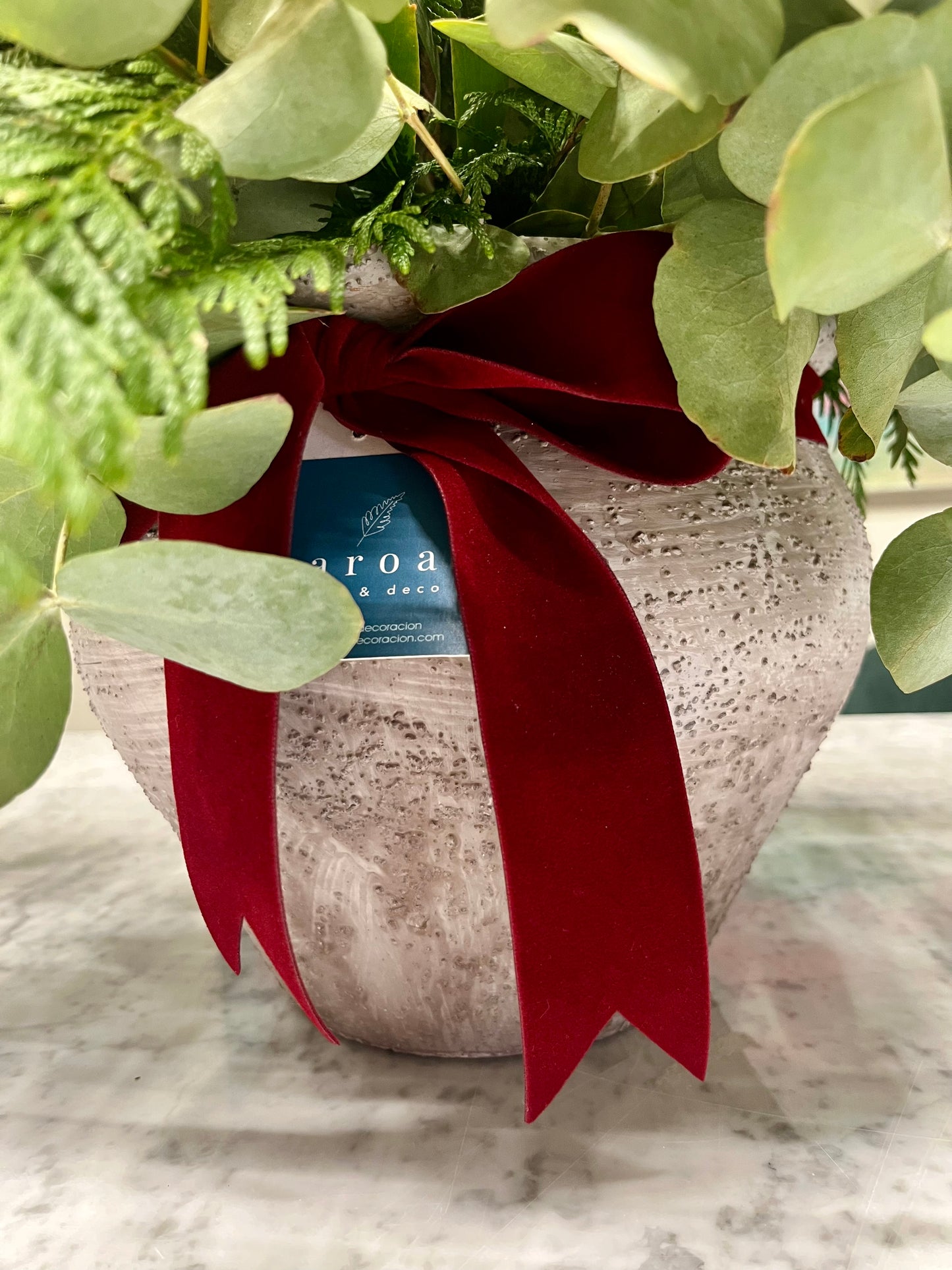 Arreglo Floral Estilo Garoa en tonos Amarillos, Rosas y Naranjas