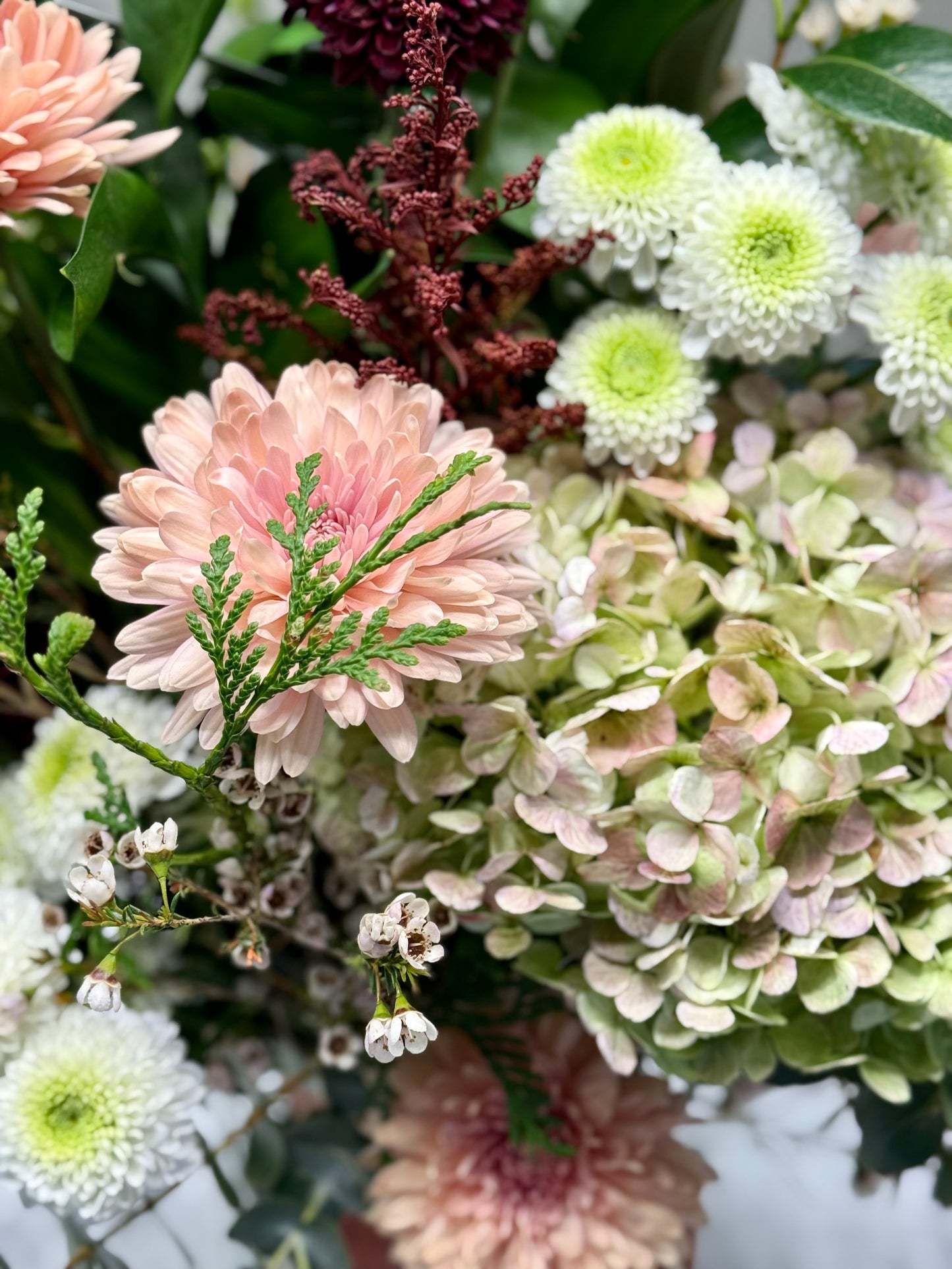 Arreglo Floral En Tonos Salmón