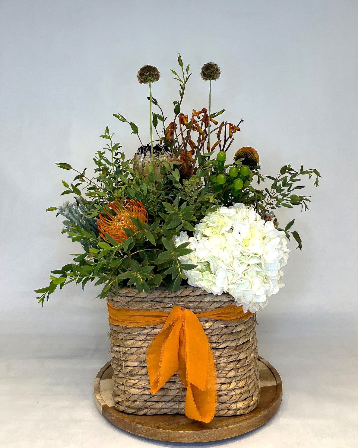 Arreglo floral en cesta con Hortensia