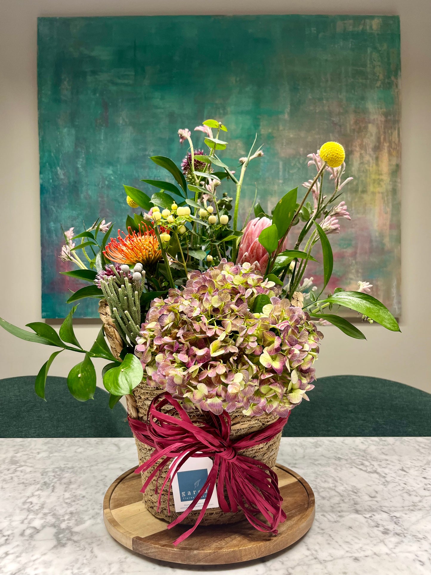 Arreglo Floral en Cesta con Hortensia