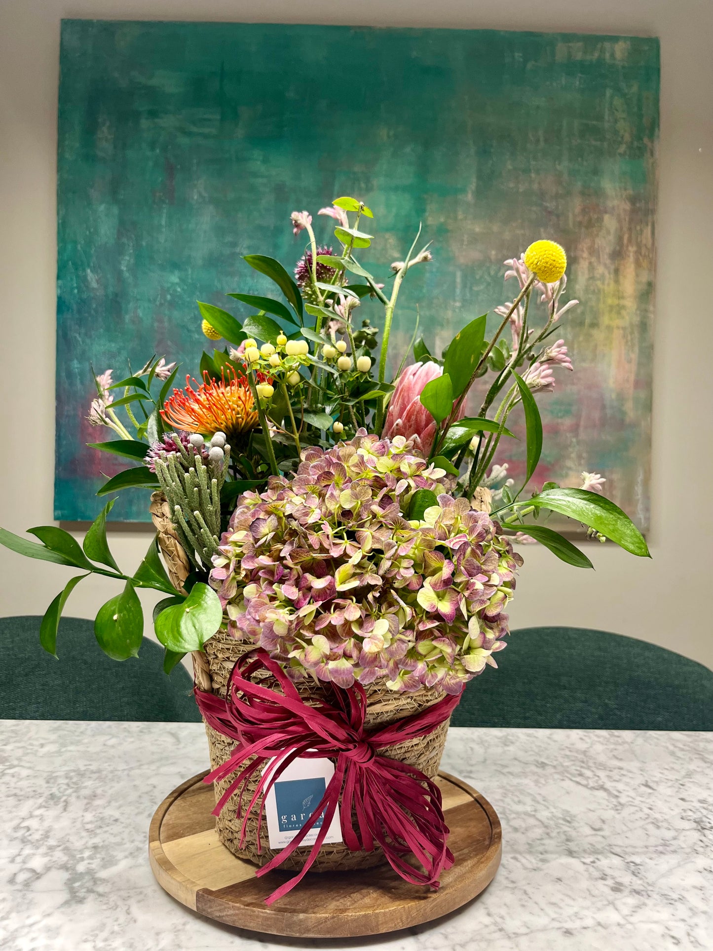 Arreglo Floral en Cesta con Hortensia